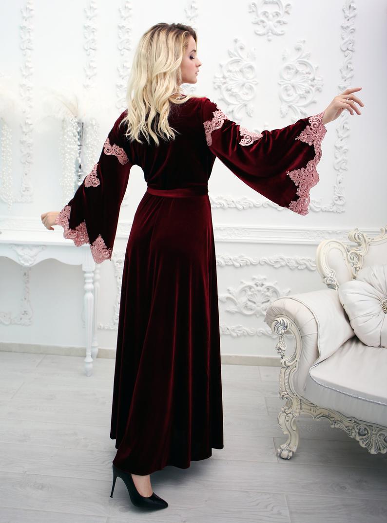 Women Winter Sexy Velvet Lady Sleepwear Women Bathrobe V Neck Nightgown Burgundy Lace Robe Prom Bridesmaid Shawl