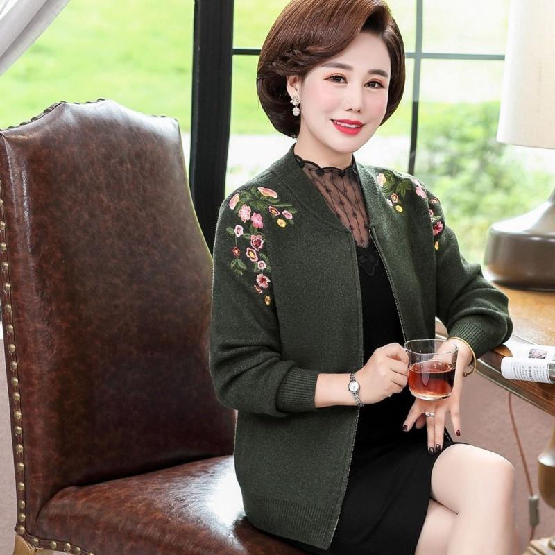 Women Cardigan Sweater 2020 Spring Autumn Middle Aged Mother Long Sleeves Knitted Coat Female Embroidery Tops Plus Size 4XL H307, Caramel color
Women Cardigan Sweater 2020 Spring Autumn Middle Aged Mother Long Sleeves Knitted Coat Female Embroidery Tops Plus Size 4XL H307, Caramel color