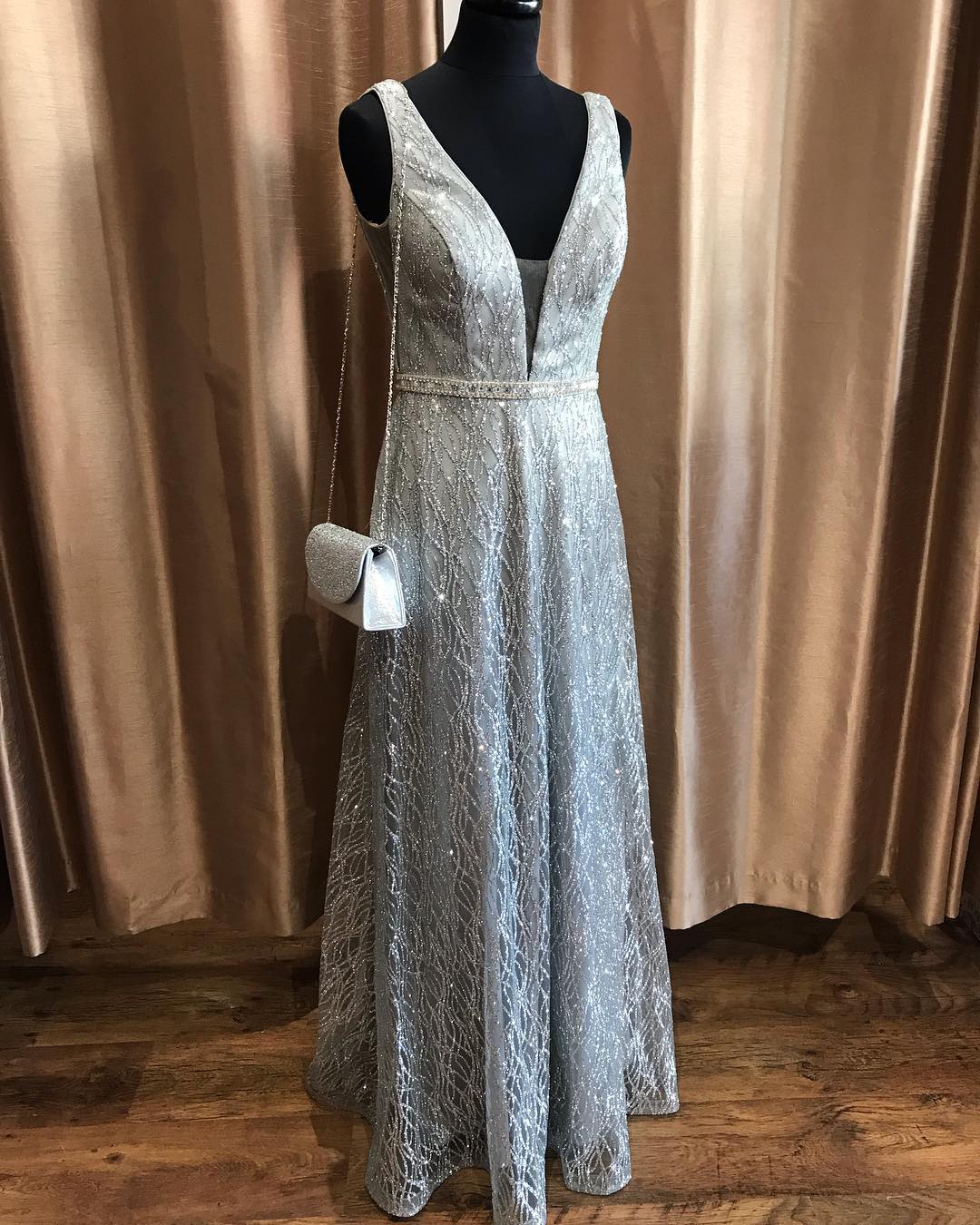 Gorgeous Sequined Mother Of The Bride Dresses Sleeveless V Neck Mothers Plus Size Evening Dress vestidos Formal Prom Dresses