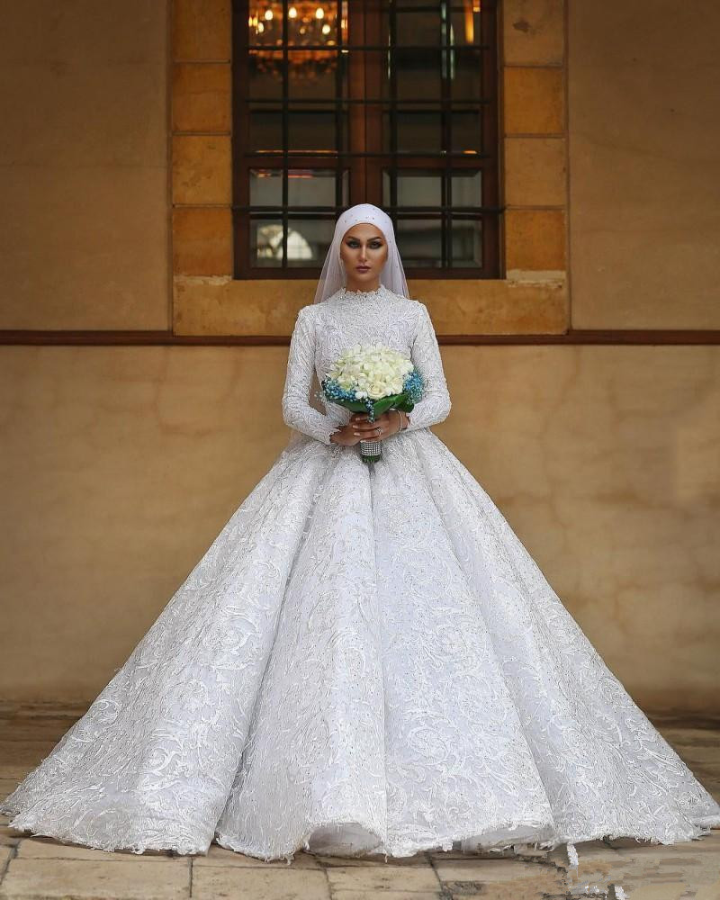 Arabic Vintage Muslim Wedding Dresses Long Sleeves High Collar Lace Beaded Cathedral Train Customize Wedding Gowns with Veil Bridal Dress