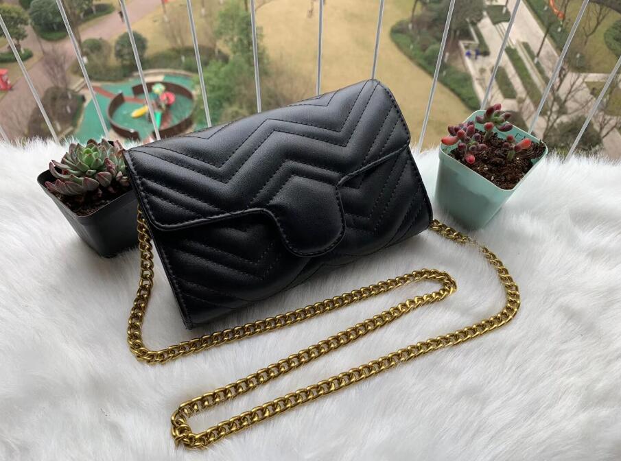 2020 Hot Fashion Vintage Handbags Women bags Designer Handbags Wallets for Women pu Leather Chain Bag mini Crossbody and Shoulder Bags 22CM, Red
2020 Hot Fashion Vintage Handbags Women bags Designer Handbags Wallets for Women pu Leather Chain Bag mini Crossbody and Shoulder Bags 22CM, Red