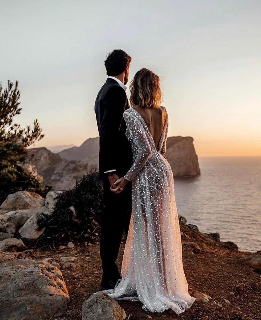 Sexy Transparent Beach Wedding Dresses Long Sleeves 2020 Sequined Backless Robe De Mariee Deep V Neck Bridal Gowns