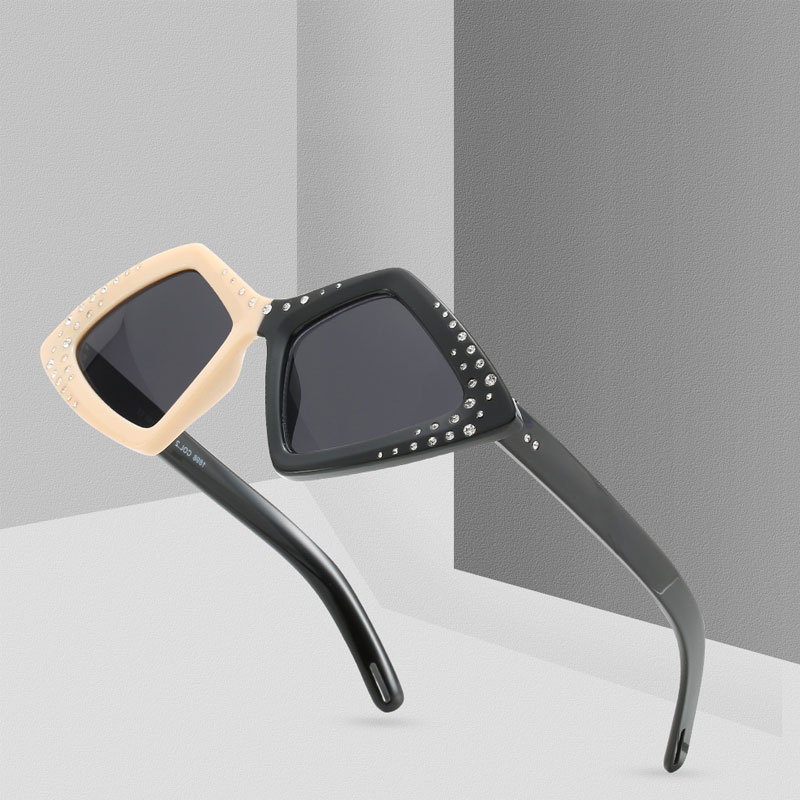 New Arrival Brand Designer Polygonal Diamond Sunglasses Women HD Fashion Brand Double color Frame Sunglasses Gradient Eyewear UV400
New Arrival Brand Designer Polygonal Diamond Sunglasses Women HD Fashion Brand Double color Frame Sunglasses Gradient Eyewear UV400