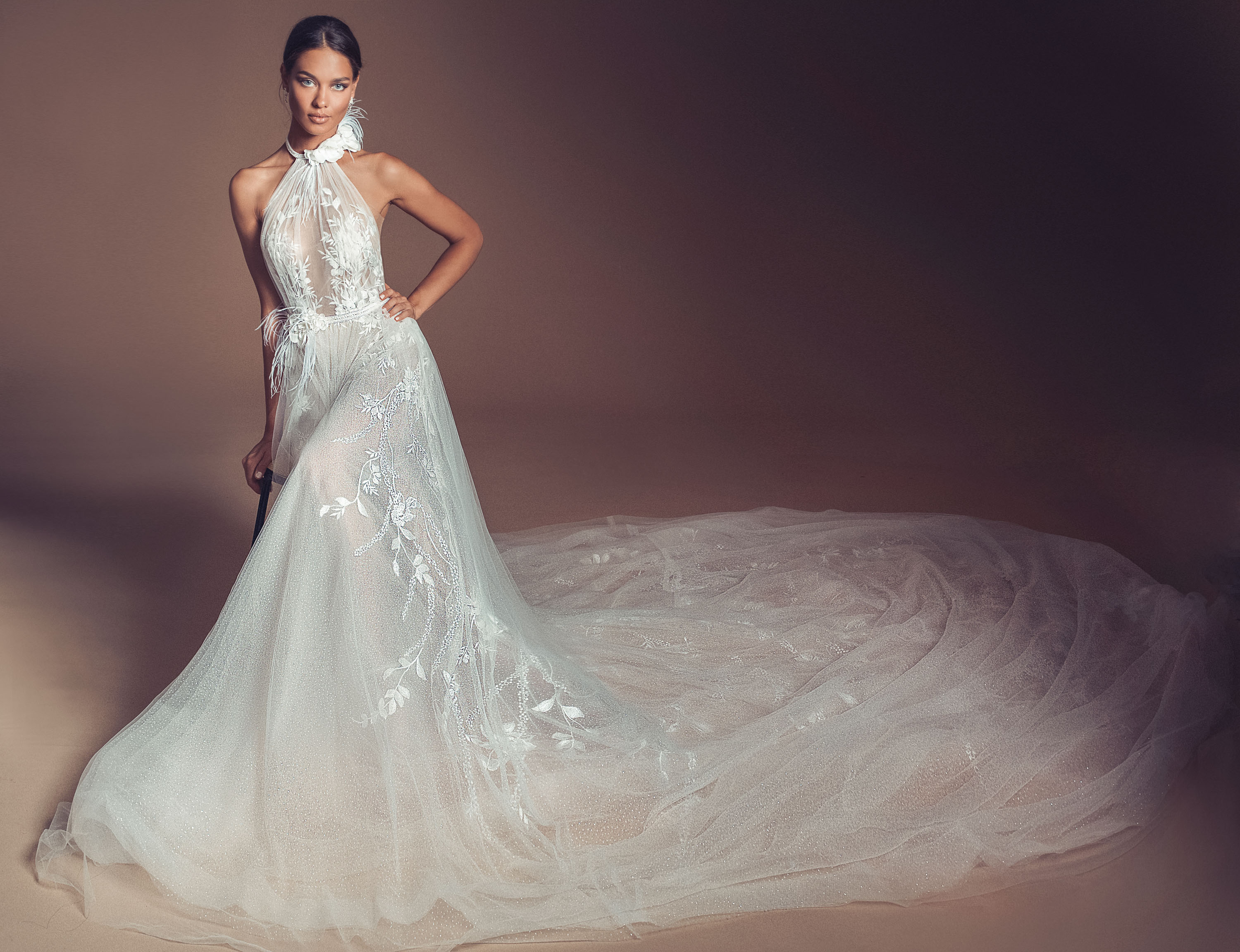 Elihav Sasson Beach Wedding Dresses A Line Halter Lace Appliqued 2019 Boho Wedding Dress Sweep Train Custom Bohemian Backless Bridal Gowns