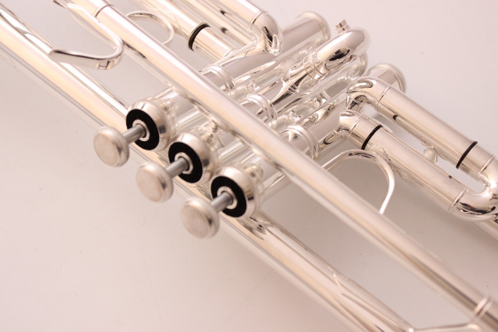 Bach Stradivarius Professional Bb Trumpet TR190S37 Silver Plated Instrumentos Musicales Mouthpiece