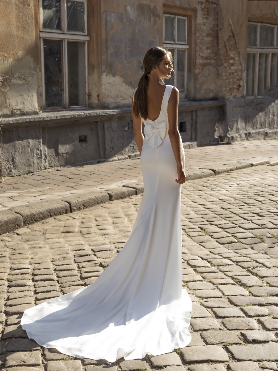2020 Mermaid Wedding Dresses Bateau Neck Sleeveless Satin Bridal Gowns Custom Made Backless Sweep Train Wedding Dress Robe De Mariee