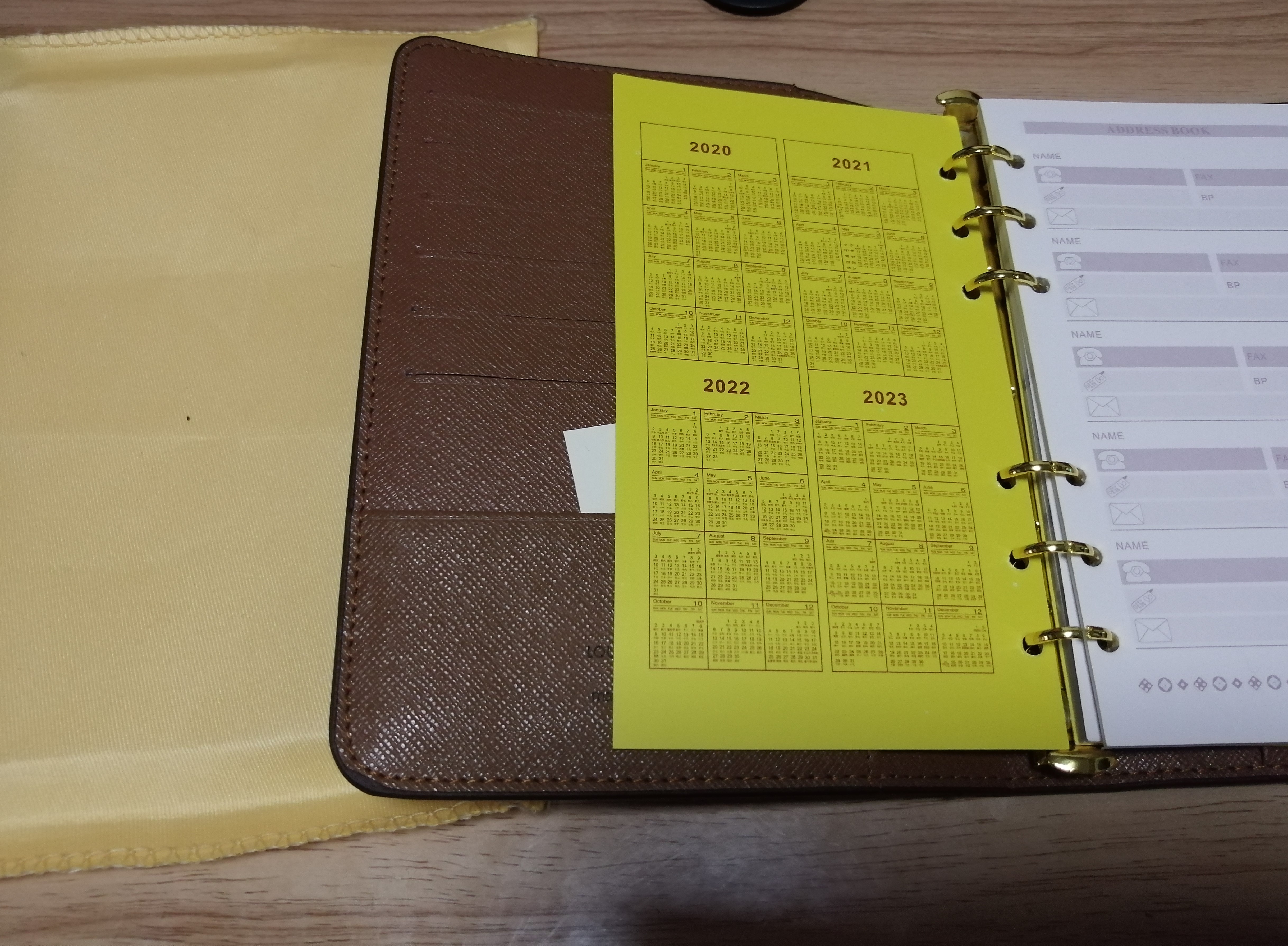 2020--2023 new men's fashion classic agenda holder high quality notebook slim wallet purse, Brown;gray
2020--2023 new men's fashion classic agenda holder high quality notebook slim wallet purse, Brown;gray