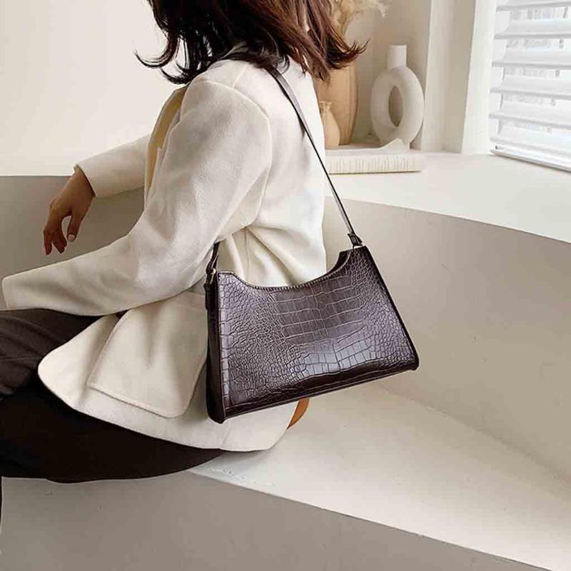 Women's Retro Shoulder Bags New Fashion Elegant Handbags Simple Shoulder Messenger Bag Casual Tote Bag Bolsa Feminina, Black
Women's Retro Shoulder Bags New Fashion Elegant Handbags Simple Shoulder Messenger Bag Casual Tote Bag Bolsa Feminina, Black