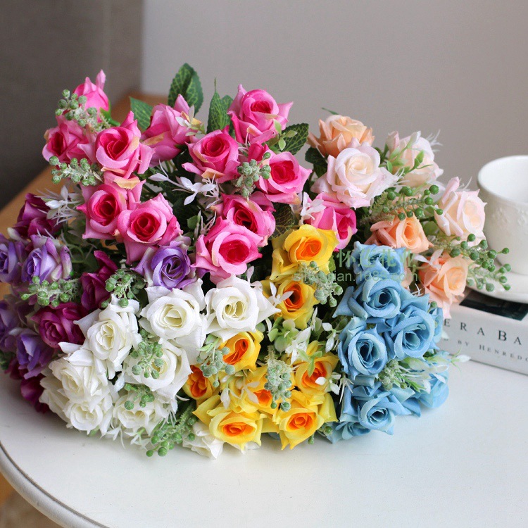 Simulated bouquet of decorative flowers fake flowers sitting room home decoration decoration silk, White
Simulated bouquet of decorative flowers fake flowers sitting room home decoration decoration silk, White