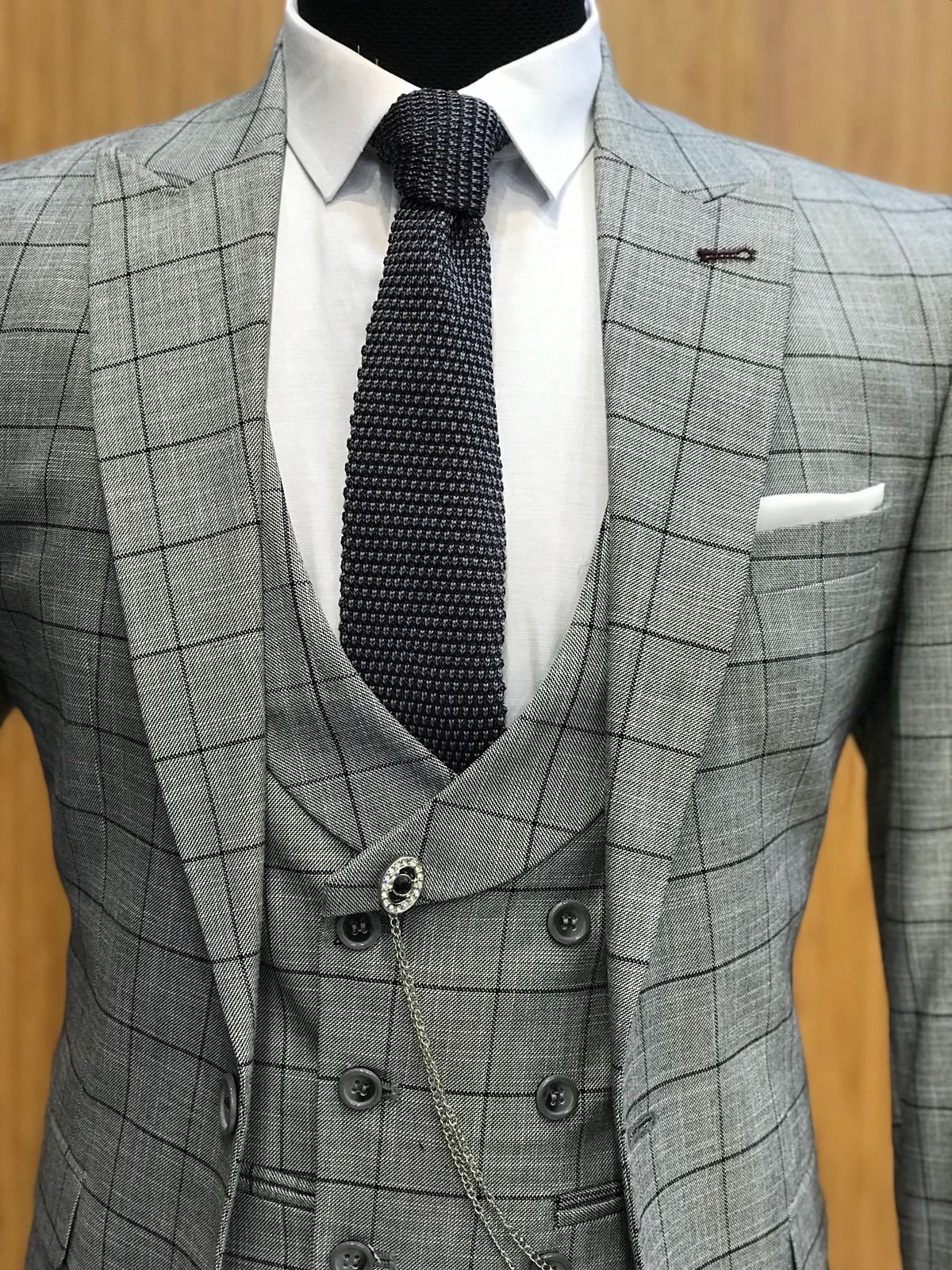 Classic Plaid Mens Wedding Tuxedos One Button Slim Fit Groom Wear Pinstripe Peaked Lapel 3 Pieces Men Designer Jackets