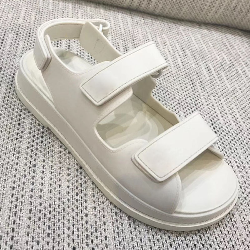 Super hot new sandals, women's sandals, designer sandals, designer women's sandal Send box size35-41, Black
Super hot new sandals, women's sandals, designer sandals, designer women's sandal Send box size35-41, Black
