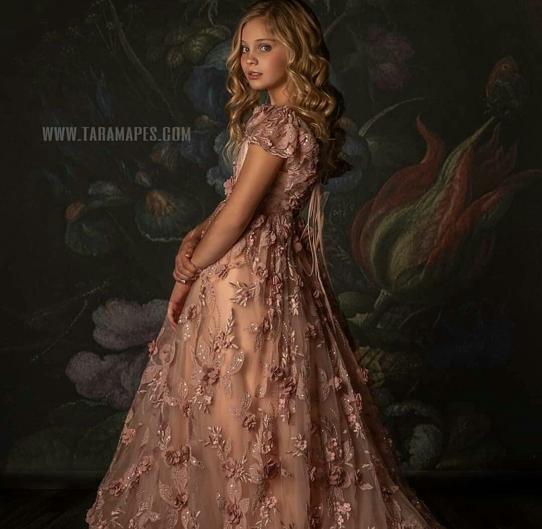 cheap flower girl dresses vneck sleeveless appliqued lace beaded girl pageant gown sweep train custom made skirts birthday gown hot sell