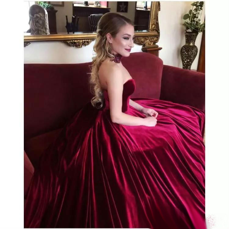 Elegant Burgundy Velvet Prom Dresses 2019 Sweetheart Sleeveless Long Evening Dress Fashion Sweep Train Bridal Gowns Formal Party Wear Cheap