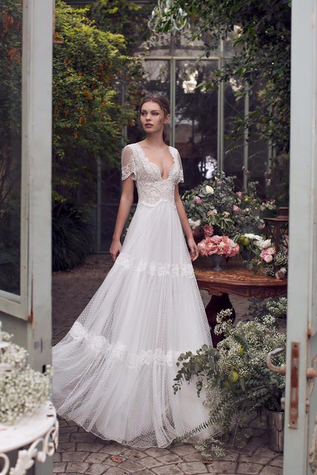 Asaf Dadush V Neck Wedding Dresses Bohemian Short Sleeve Lace Appliqued Wedding Dress A Line Beach Garden Bridal Gowns Robe De Mariee