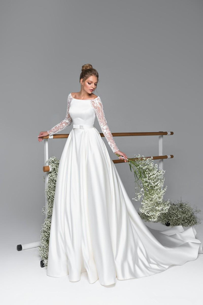 Satin 2020 A Line Boho Wedding Dresses Lace Appliqued Long Sleeve Sweep Train Beach Simple Wedding Gowns Custom Made Bohemian Bridal Dress