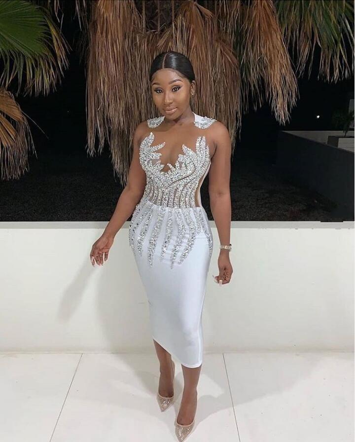New Sexy White Stunning Tea Length Homecoming Dresses Illusion Neck Sheath Crystal Beading Pearls Short Prom Dress Mother Cocktail Gowns
New Sexy White Stunning Tea Length Homecoming Dresses Illusion Neck Sheath Crystal Beading Pearls Short Prom Dress Mother Cocktail Gowns