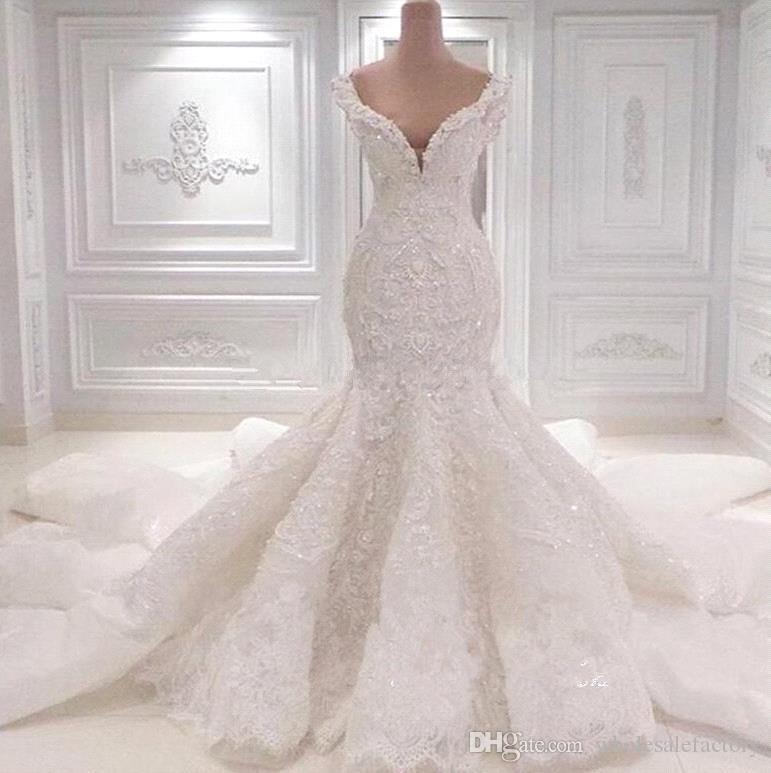 2020 Mermaid Lace Wedding Dresses Scoop Neck Full Lace Appliqued Crystal Long Cathedral Train Wedding Bridal Gowns