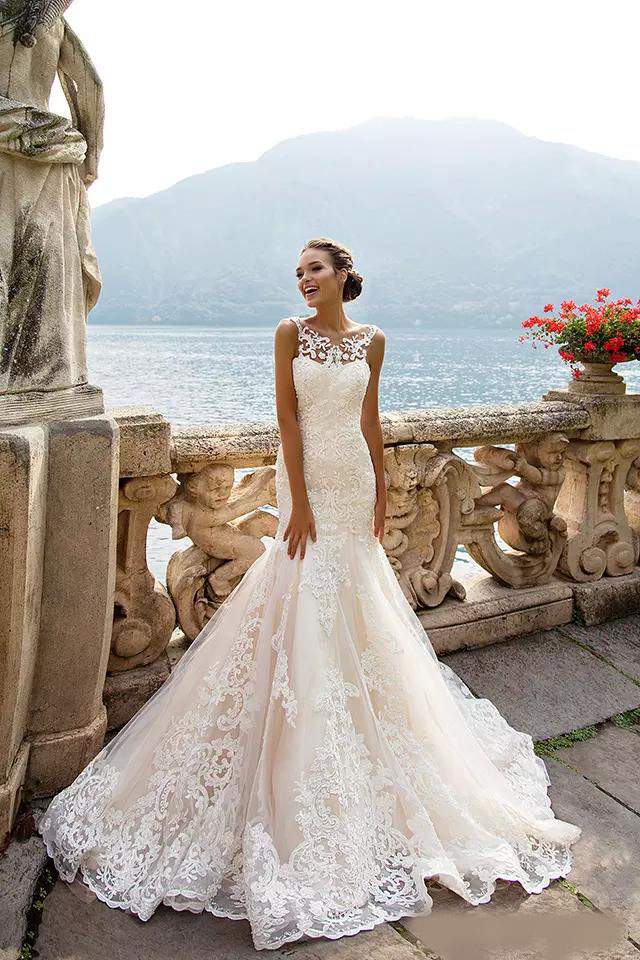 2020 Sheer Mermaid Wedding Dresses Champagne Lining Bateau Neck Sleeveless Full Lace Appliqued Plus Size Bridal Gowns for Wedding