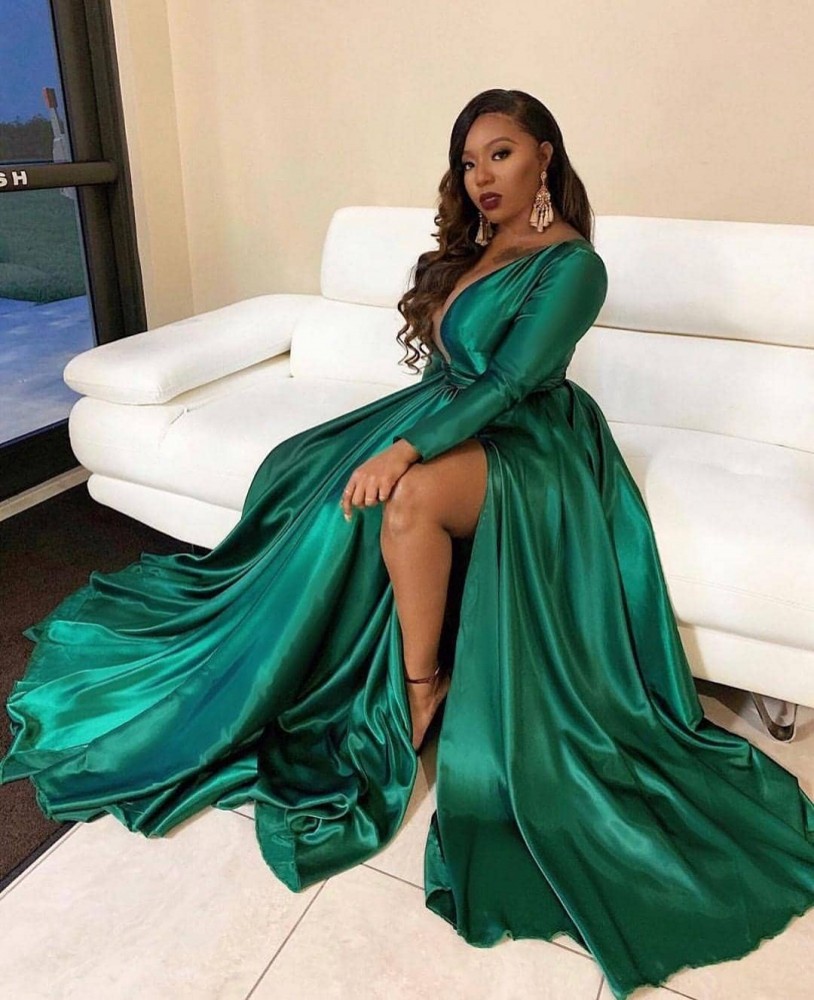 2020 Plus Size Prom Evening Dresses Dubai Women's Night Formal Party Gala Dress A Line Long Prom Gown With Split, Grape
2020 Plus Size Prom Evening Dresses Dubai Women's Night Formal Party Gala Dress A Line Long Prom Gown With Split, Grape