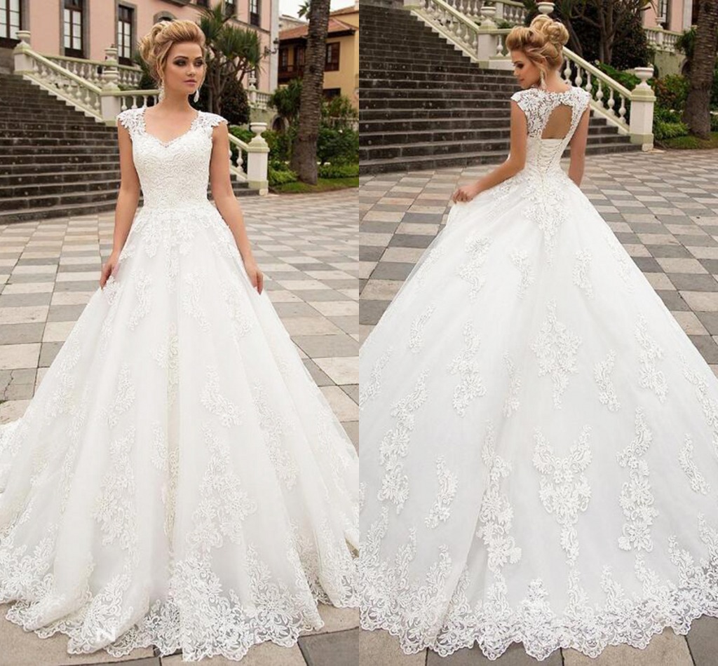 2022 Arabic Aso Ebi Elegant Wedding Gowns Boho Garden A Line V Neck Lace Appliqued Bridal Dresses Plus Size Sweep Train Corset Back Vestidos De Novia AL3927, Black
2022 Arabic Aso Ebi Elegant Wedding Gowns Boho Garden A Line V Neck Lace Appliqued Bridal Dresses Plus Size Sweep Train Corset Back Vestidos De Novia AL3927, Black