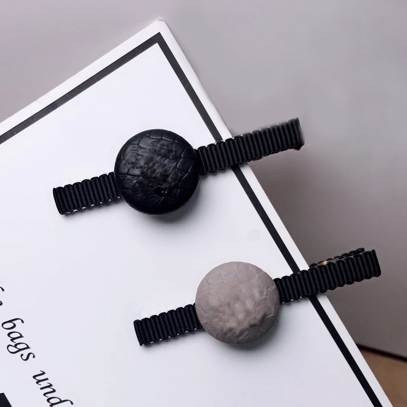 6X0.5CM C letter Frosted sheepskin one word clip two color hairpin for ladies collection luxury design hair accessories vip gift 4pcs/lot, Golden;silver
6X0.5CM C letter Frosted sheepskin one word clip two color hairpin for ladies collection luxury design hair accessories vip gift 4pcs/lot, Golden;silver