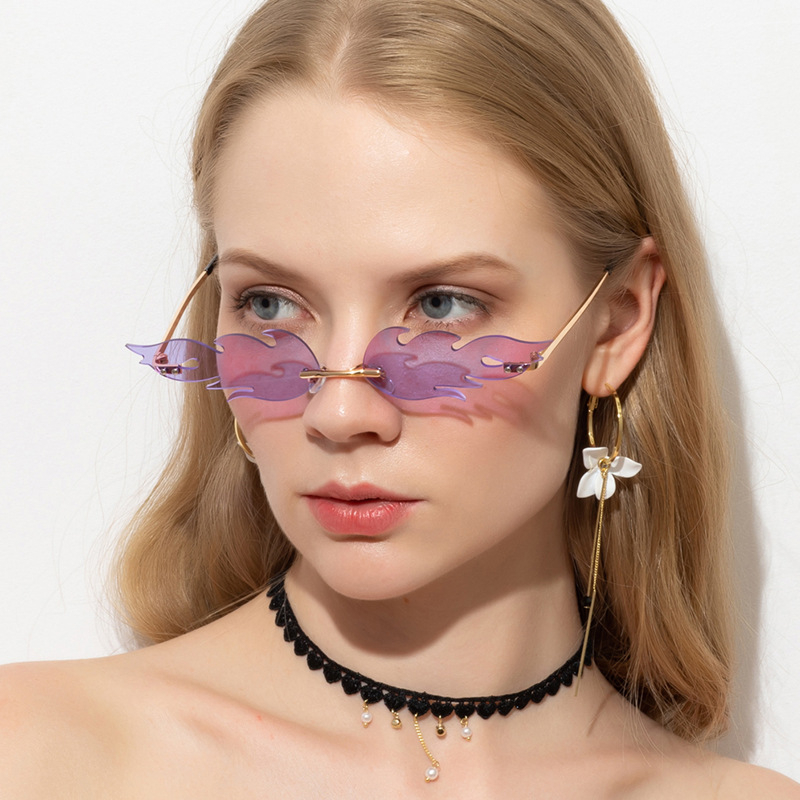 Vintage Fire Flame Sunglasses Women Rimless Wave Sun Glasses 2020 New Metal Shades For Vintage Women Mirror Eyewear UV400
Vintage Fire Flame Sunglasses Women Rimless Wave Sun Glasses 2020 New Metal Shades For Vintage Women Mirror Eyewear UV400