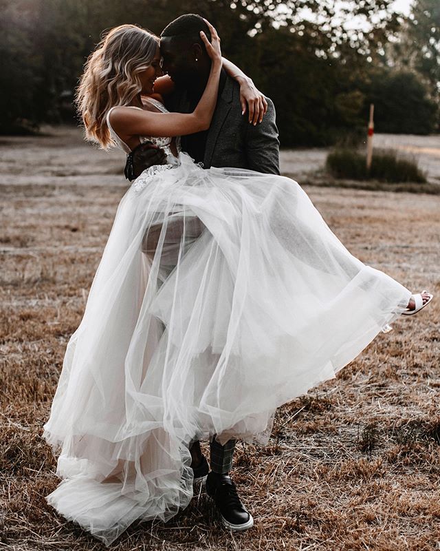 A Line Wedding Dresses for Girls Sleeveless V Neck Bride Bridal Gowns Plus Size 6 8 10 12 14 16 18 20 22