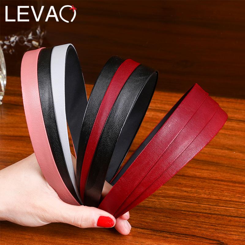 Levao Hair Hoop Headwear PU Wrinkled Headband Faux Leather Hairband for Women Splice Headbands Head Bezel Hair Accessories
Levao Hair Hoop Headwear PU Wrinkled Headband Faux Leather Hairband for Women Splice Headbands Head Bezel Hair Accessories