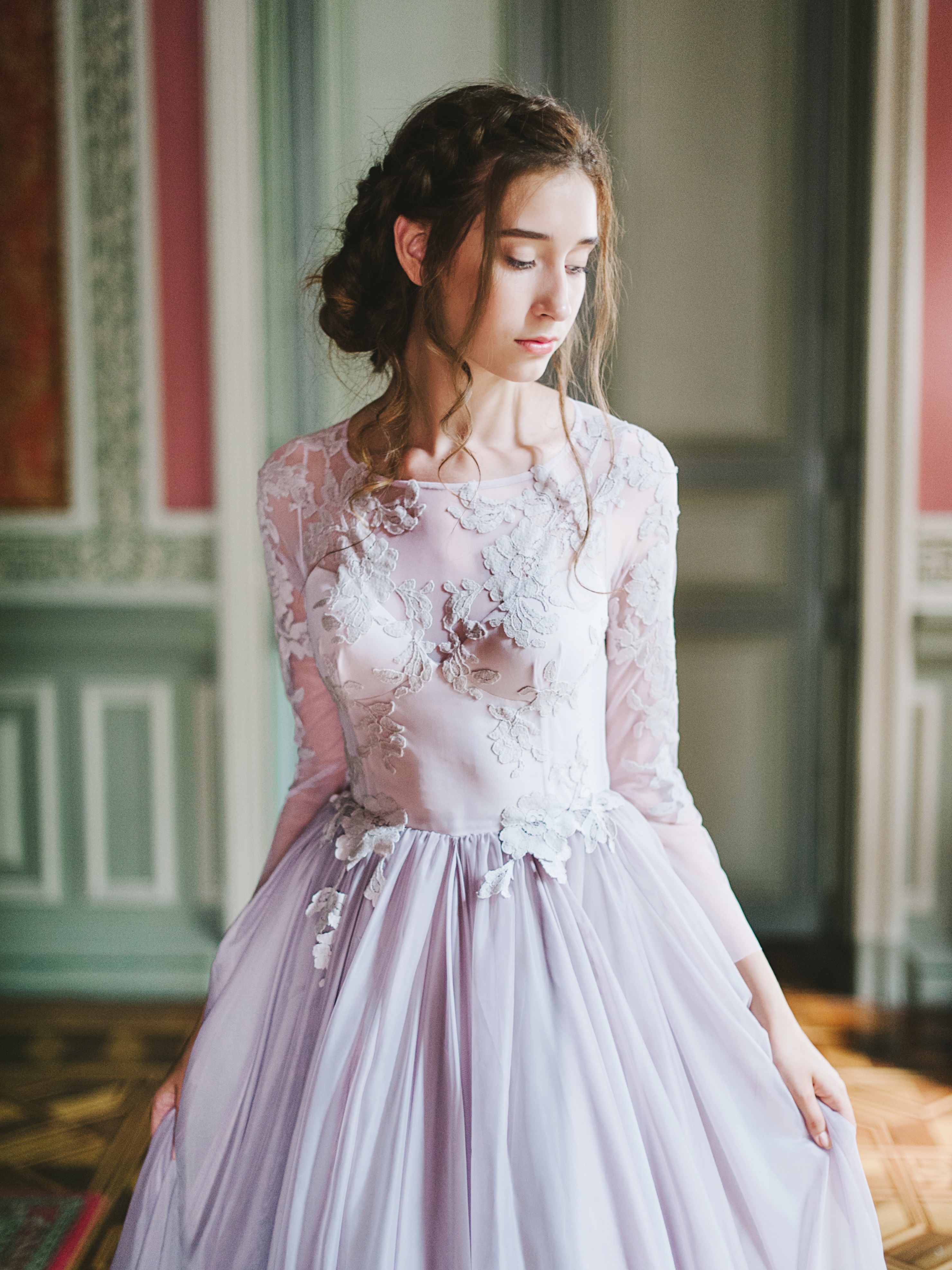 2020 Elegant Wedding Dresses Jewel Neck Long Sleeve Sweep Train Robes De Mariée Lace Applique Wedding Dress Bridal Gowns