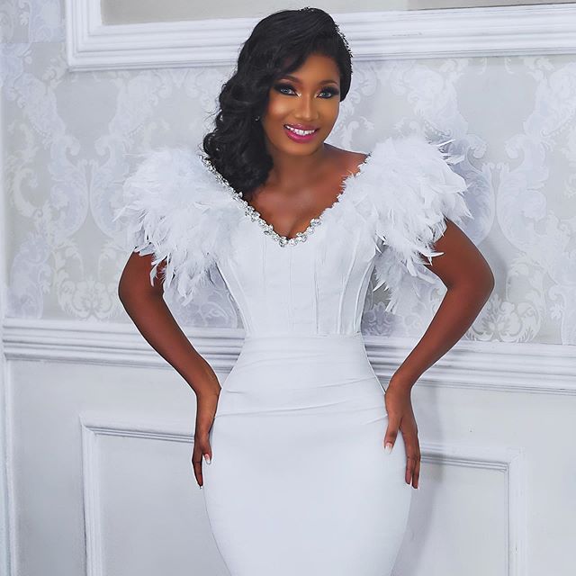 plus size arabic aso ebi feather crystals sexy wedding dresses deep vneck backless bridal dresses mermaid wedding gowns zj02t6