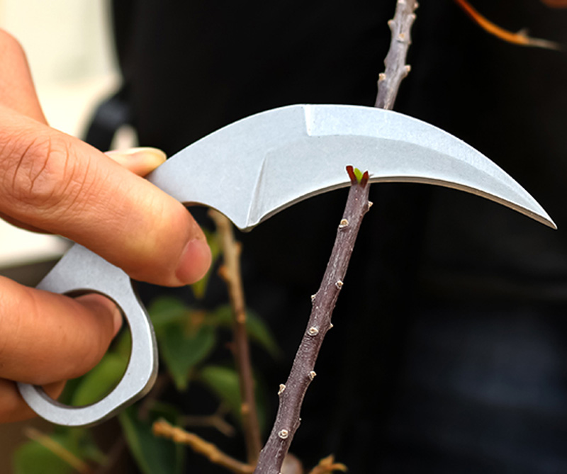 Top Quality Tactical Claw Knife 440C Black / White Stone Wash Blade Steel Handle Karambit With ABS K Sheath