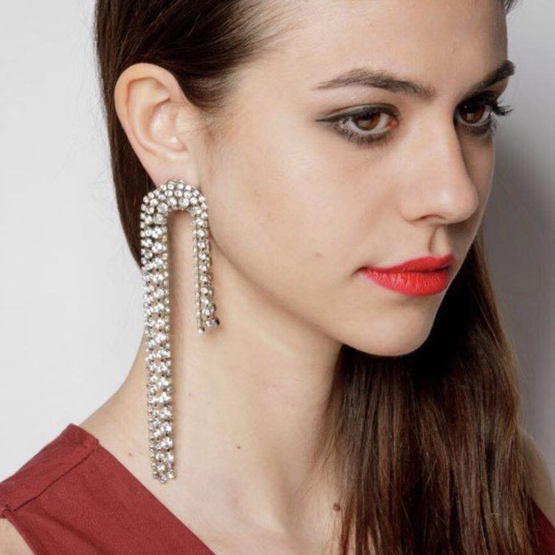 Wind geometry acrylic diamond tassel earrings Women's Super Flash advanced design fashionable women's earrings
Wind geometry acrylic diamond tassel earrings Women's Super Flash advanced design fashionable women's earrings
