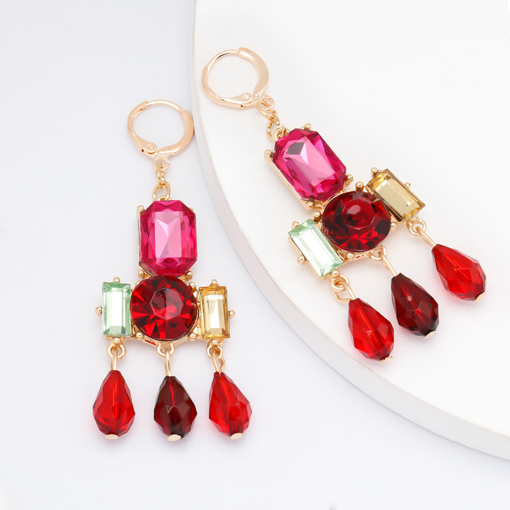 New exaggerated wind alloy Diamond Glass diamond earring full diamond earrings women's advanced sense earring
New exaggerated wind alloy Diamond Glass diamond earring full diamond earrings women's advanced sense earring