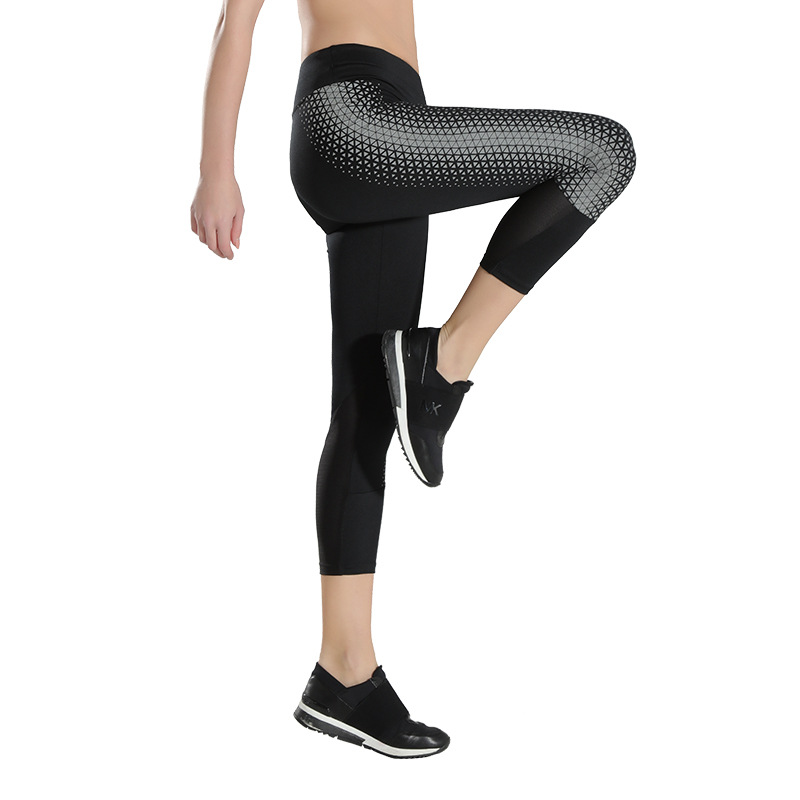 Tights Pants Women 3/4 Leggings Sweatpants Reflective Printing Compression Sport Trousers Elasticity Slim Fitness Cropped Pant, Black
Tights Pants Women 3/4 Leggings Sweatpants Reflective Printing Compression Sport Trousers Elasticity Slim Fitness Cropped Pant, Black