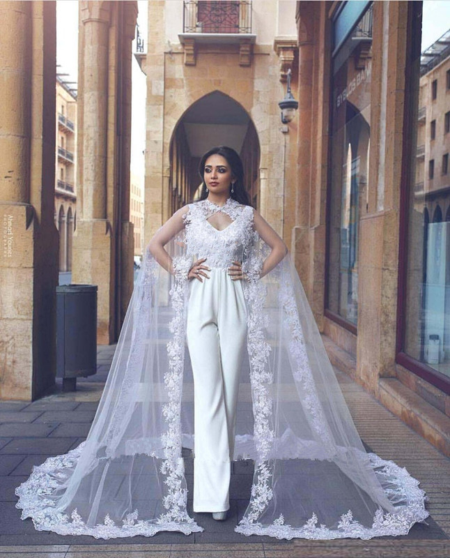 Robe Soiree Dubai White Jumpsuits Wedding Dresses With Long Lace Wrap V Neck Backless Lace Appliqued Wedding Bridal Gowns