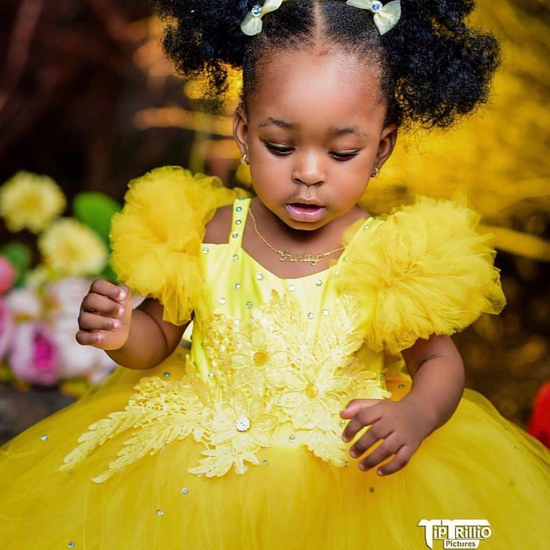 Vintage Flower Girls Dresses Cute Baby Short Sleeve Hand Made Flowers Kids Formal Wear Floor Length Ball Gown Girl Dress For Wedding
