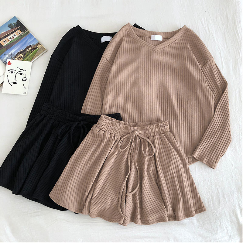 Knitted 2 Shorts Set V Neck Think Sweater Long Sleeve T Shirt Top And Elastic Waist Wide Leg Shorts Two Piece Set Green Khkai, Gray
Knitted 2 Shorts Set V Neck Think Sweater Long Sleeve T Shirt Top And Elastic Waist Wide Leg Shorts Two Piece Set Green Khkai, Gray