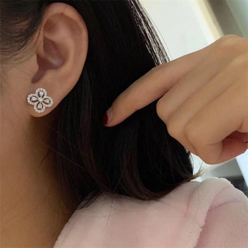 Sterg Sier Delicate Pear CZ White Topaz Wedding Stud Earrings for Women