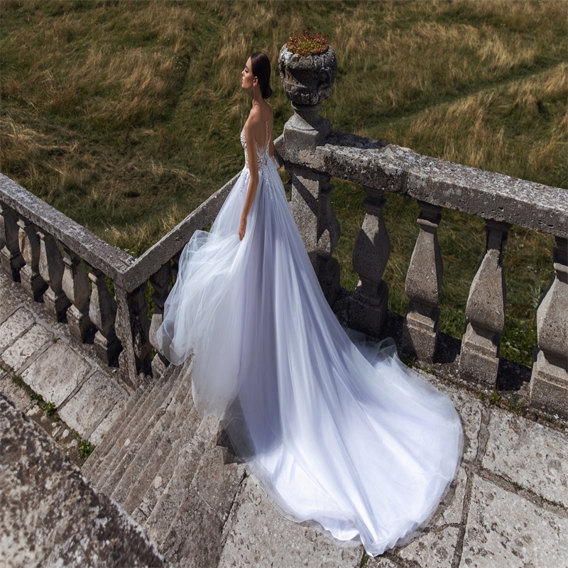 Newest Illusion Wedding Dresses Lavender Appliqued Lace A Line Wedding Gown Sexy Jewel Sleeveless Custom Made Bridal Dress Robes De Mariée