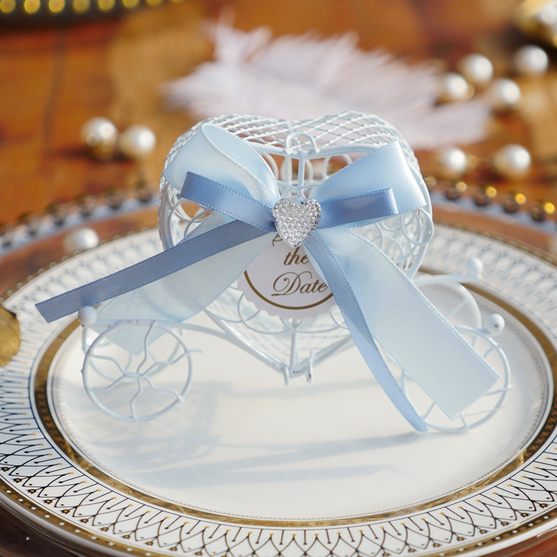 20pcs Tinplate carriage gift box Wedding centerpieces candy box baby favor boxes flower packaging gift Party Supplie
20pcs Tinplate carriage gift box Wedding centerpieces candy box baby favor boxes flower packaging gift Party Supplie