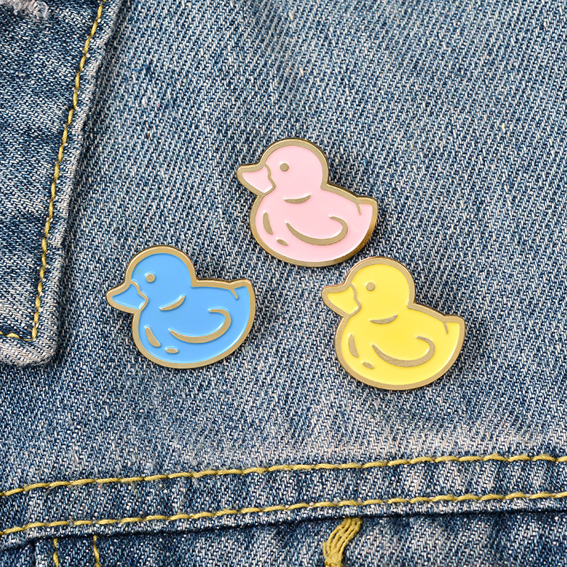 Cute Small Animal Duck Funny Enamel Brooches Pins for Women Christmas Demin Shirt Decor Brooch Pin Metal Kawaii Badge Fashion Jewelry, Gray
Cute Small Animal Duck Funny Enamel Brooches Pins for Women Christmas Demin Shirt Decor Brooch Pin Metal Kawaii Badge Fashion Jewelry, Gray
