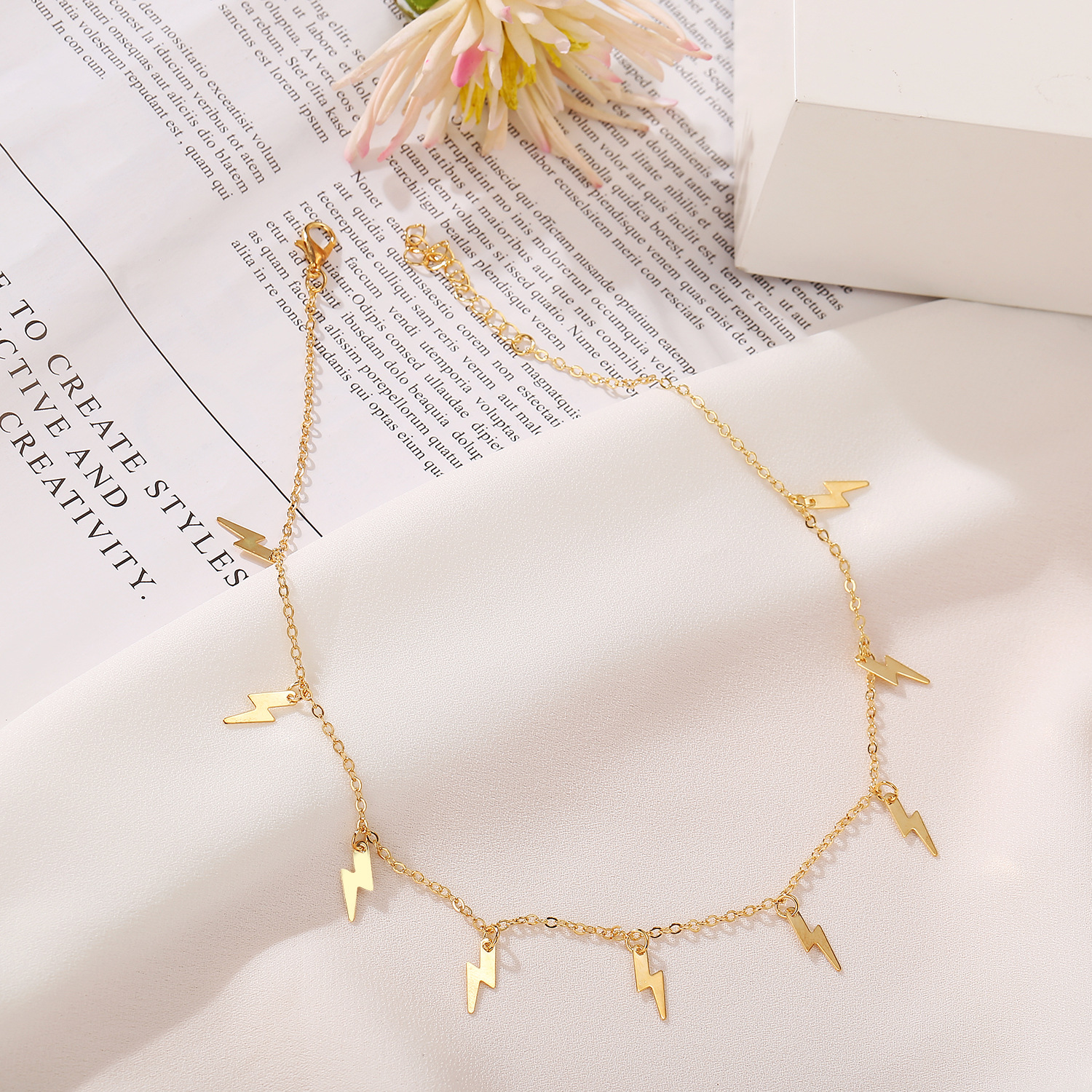 2020 Women Fashion Gold Lightning Choker Necklace Creative Tassel Chain Necklaces Vintage Choker Party Jewelry Gift For Women Girls