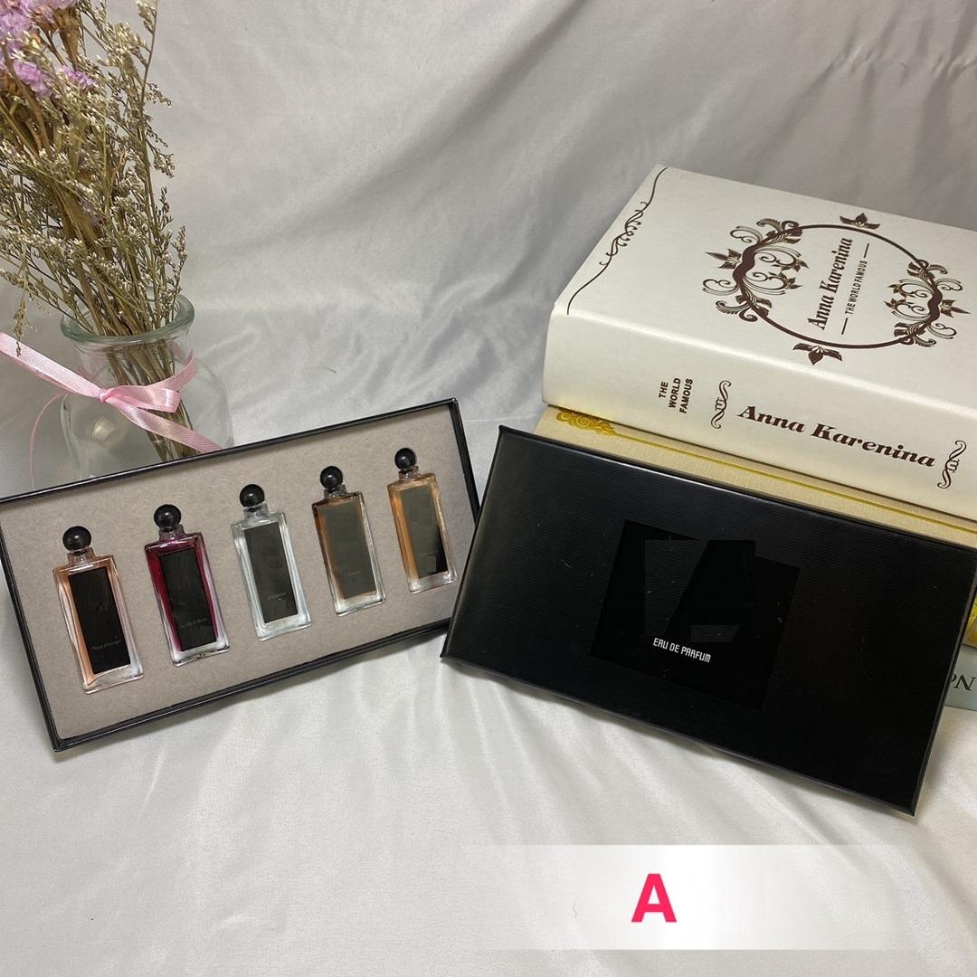 Hot Q version black five perfume fresh flowers Fragrance Super cute orange blossomTop Quality lasting Perfume spray Parfum free shipping
Hot Q version black five perfume fresh flowers Fragrance Super cute orange blossomTop Quality lasting Perfume spray Parfum free shipping
