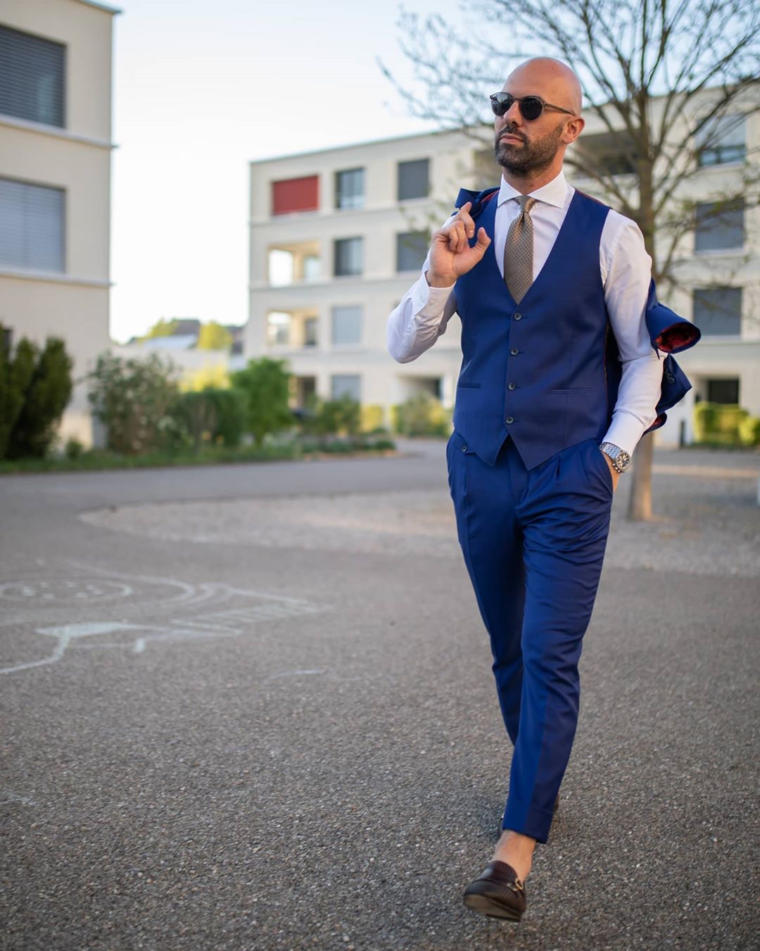 2021 Summer Royal Blue Mens Wedding Tuxedos Wear Two Button Groom Mens Business Party Prom Best Men Blazer Suit(Jacket+Vest+Pants)