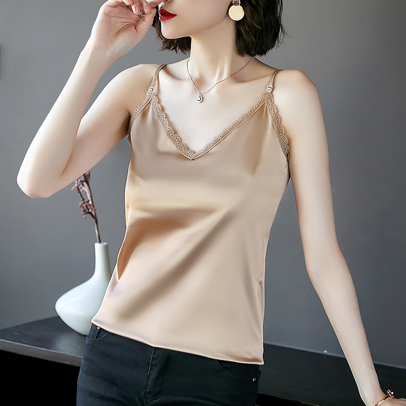 Sexy Lace Top Women Halter V Neck Basic Cami Sleeveless Satin Silk Tank Tops Summer Camisole Plus Size Spaghetti Strap 2020, Champagne
Sexy Lace Top Women Halter V Neck Basic Cami Sleeveless Satin Silk Tank Tops Summer Camisole Plus Size Spaghetti Strap 2020, Champagne