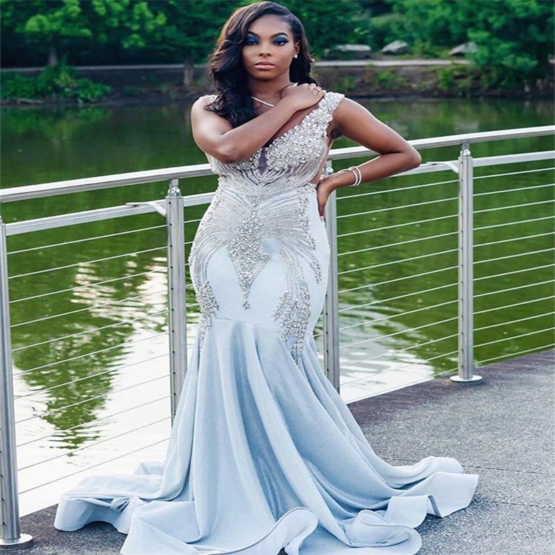 Newest Luxury Plus Size Mermaid Wedding Dresses V-neck Beaded Crystal Sexy Backless Beach Wedding Dress Ruched Satin Vestido De Noiva