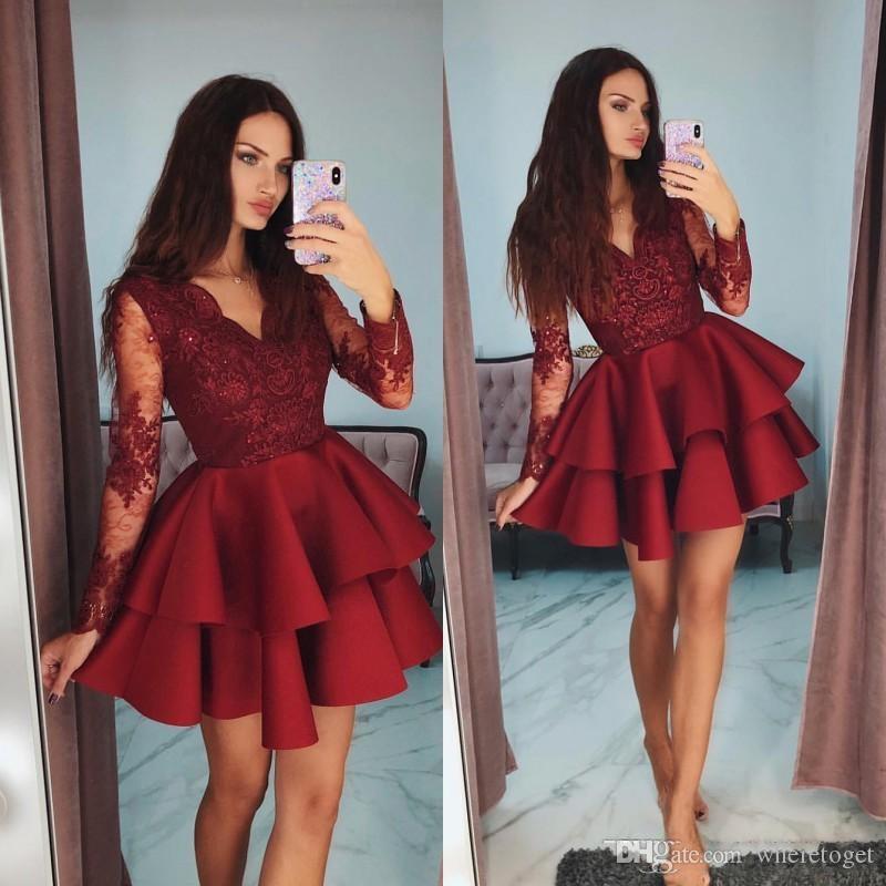2020 New Red V Neck Homecoming Dresses Tiered Long Sleeve Beaded Lace Applique Short Prom Dress Lovely Fashion Cocktail Party Dresses
2020 New Red V Neck Homecoming Dresses Tiered Long Sleeve Beaded Lace Applique Short Prom Dress Lovely Fashion Cocktail Party Dresses