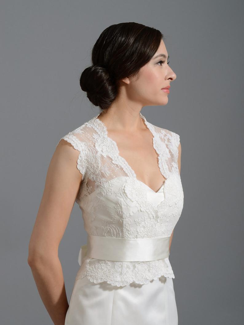 Lace Applique Bridal Wraps with A Ribbon Bolero For Wedding Dresses Custom Made Button Back Short Sleeve Jacket