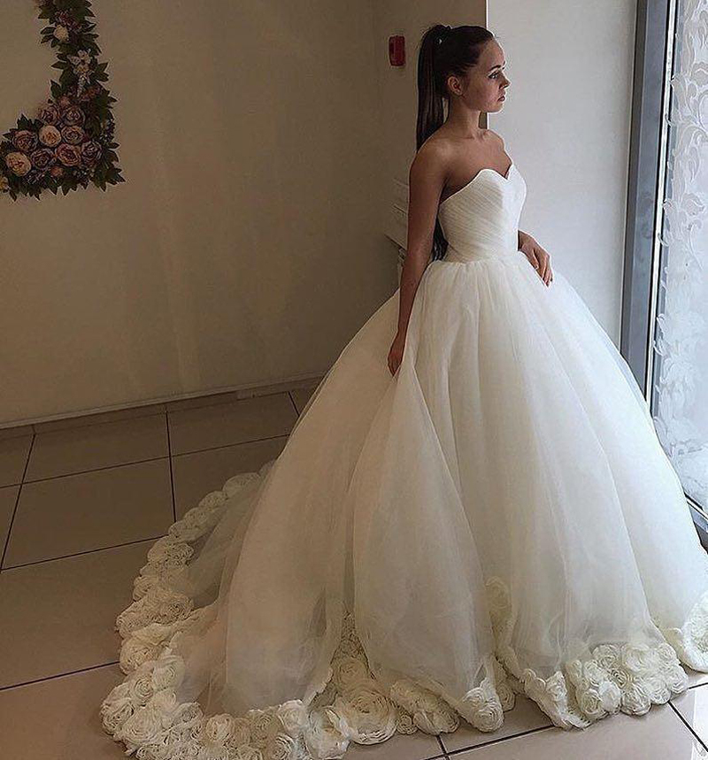 Vestido De Novia Strapless Ball Gown Wedding Dresses with Flowers Sweep Train Tulle Sweetheart Wedding Bridal Gowns, White 
Vestido De Novia Strapless Ball Gown Wedding Dresses with Flowers Sweep Train Tulle Sweetheart Wedding Bridal Gowns, White