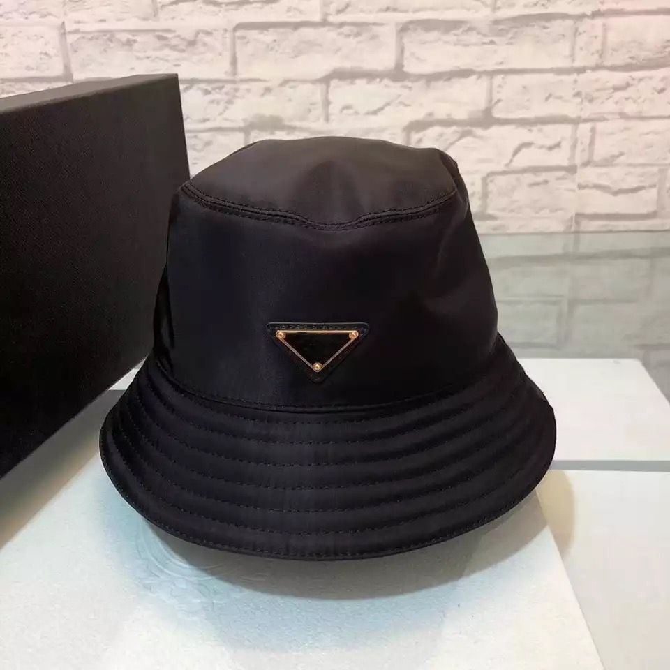 2020 New Style Luxury Bucket Hats Women Fashion Brand Designer Basin Hat Nylon Sun Cap Black Outdoor Travel Hat Men Pra
2020 New Style Luxury Bucket Hats Women Fashion Brand Designer Basin Hat Nylon Sun Cap Black Outdoor Travel Hat Men Pra
